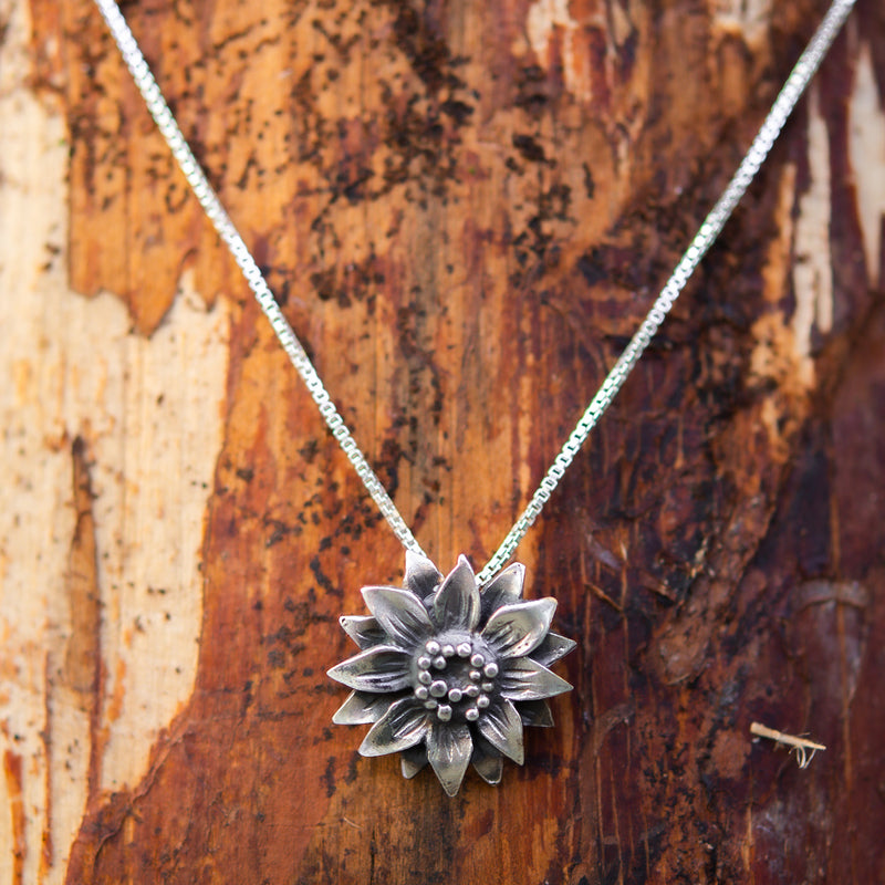 Collar Girasol mini (incluye cadena)